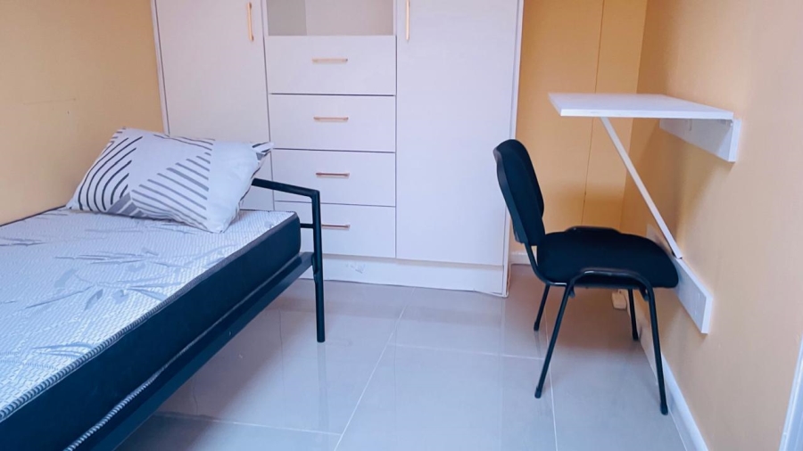 To Let 1 Bedroom Property for Rent in Goodwood Estate Western Cape
